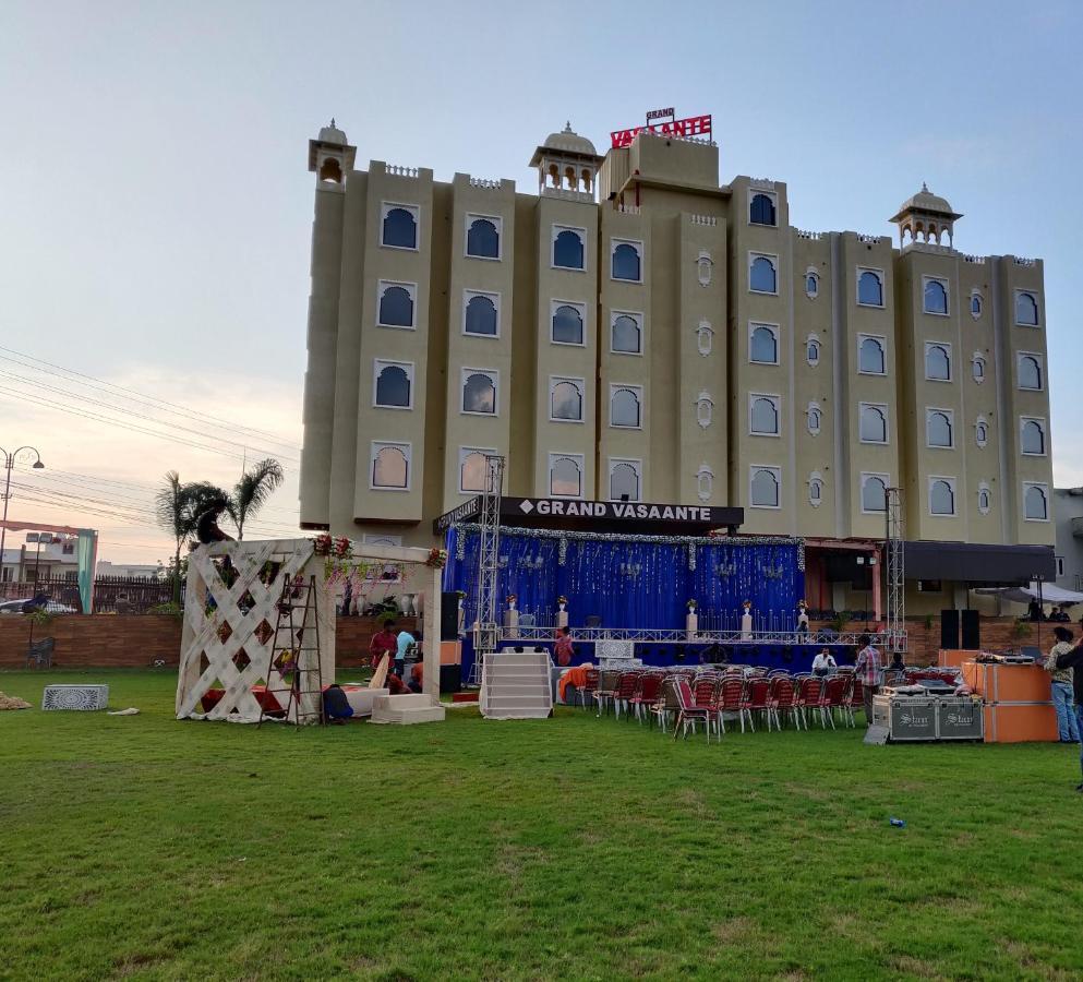 Hotel Grand Vasaante Bhilwara Eksteriør billede